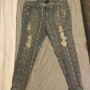 Forever 21 Plus Size (20) Printed Skinny Jeans